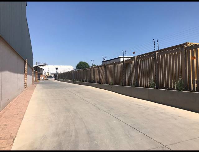 350M² WAREHOUSE TO LET IN CLEVELAND